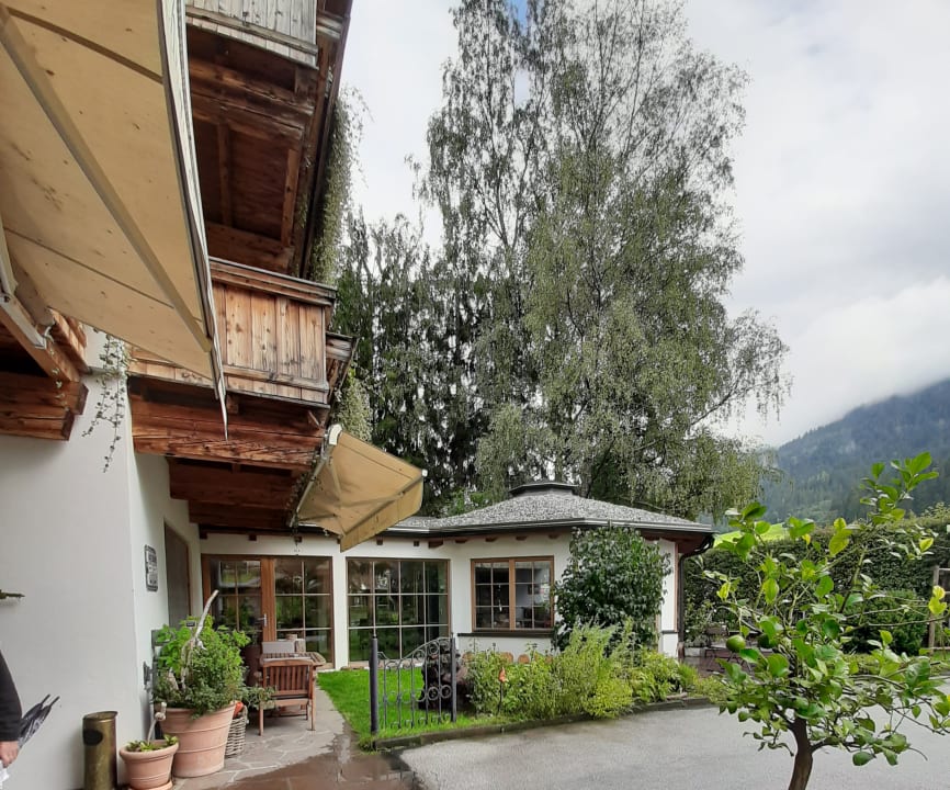 Gastro FLORA - Das kleine Gartenhotel