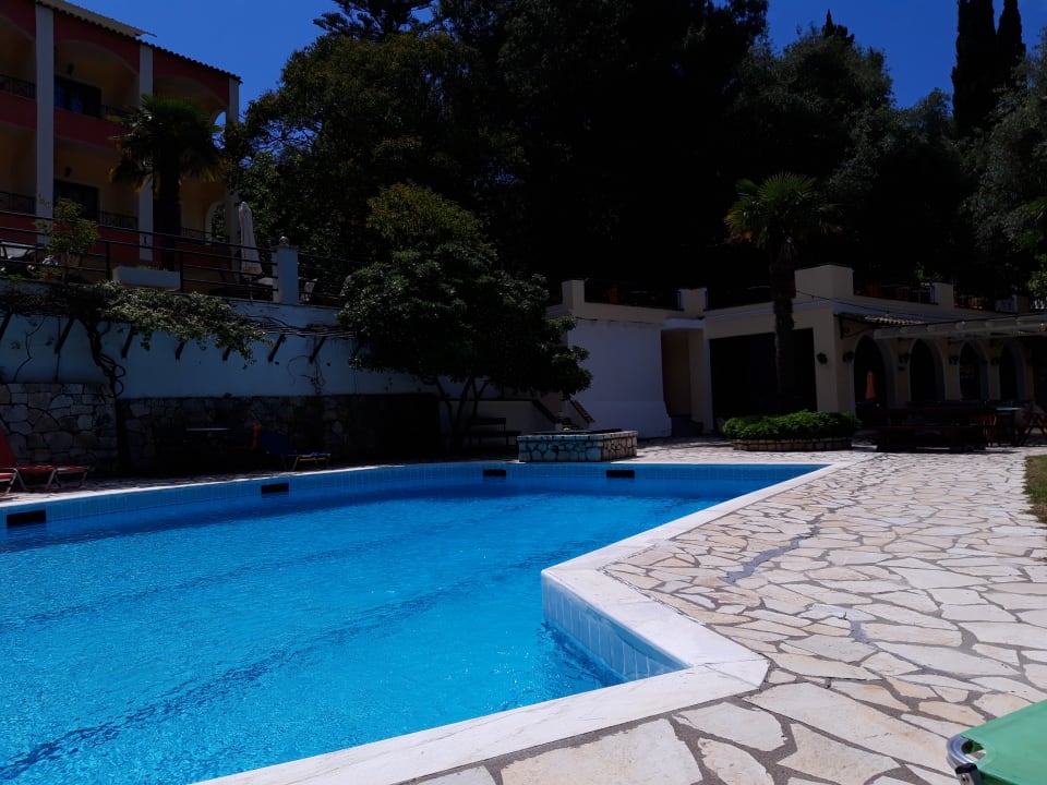Pool Hotel & Apartments Liapades Beach
