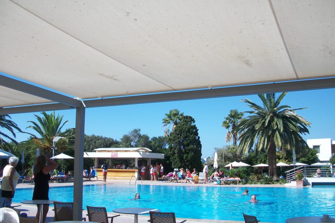 Gepflegte Poolanlage Caravia Beach Hotel