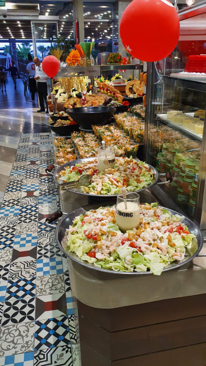 Gastro Saturn Palace Resort Hotel