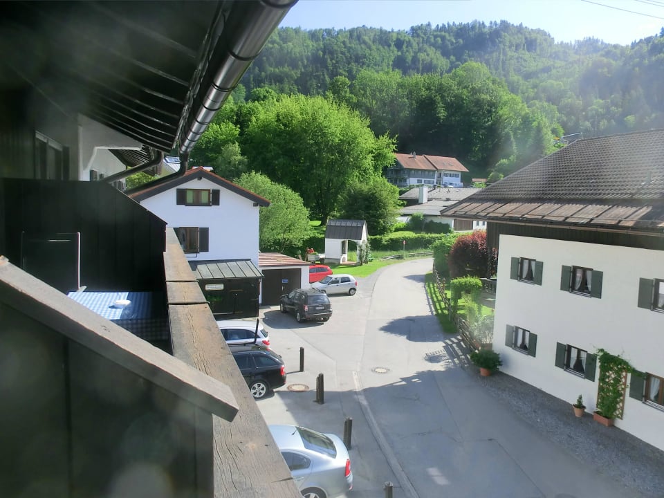 Nach links, kleine ruhige Strasse Richtung Sessellift Hotel Garni Großfuchsenhof