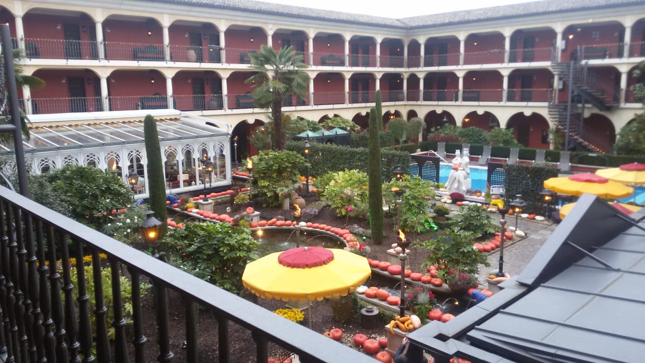 Innenhof Hotel El Andaluz Europa-Park