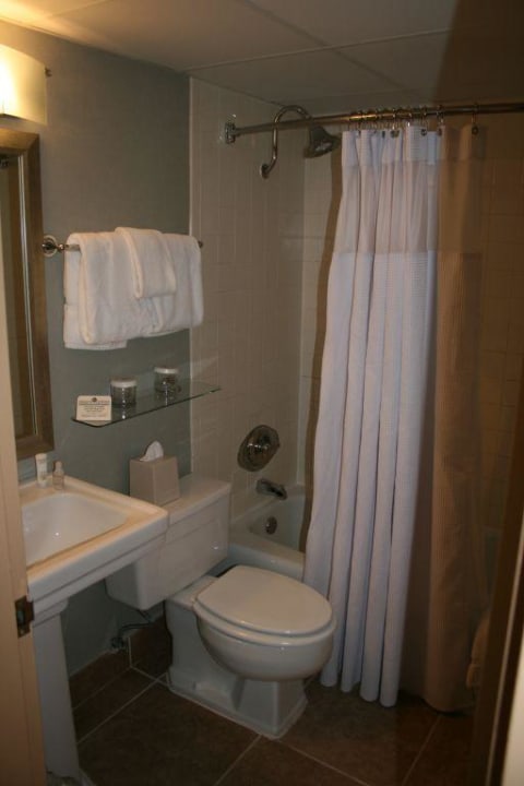 Badezimmer Crowne Plaza Ventura Beach