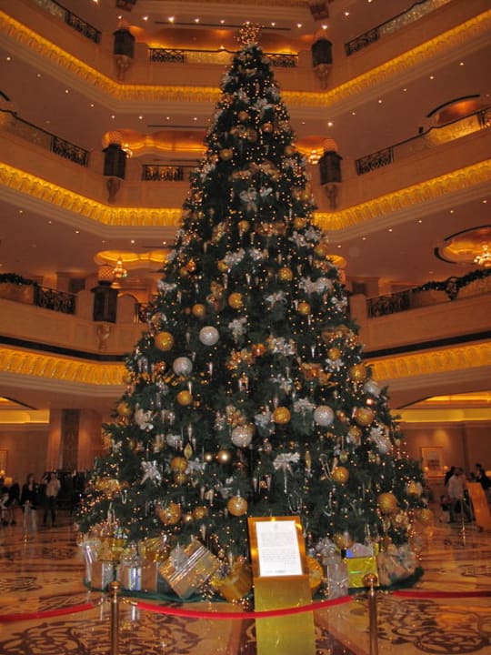 Weihnachtsbaum Emirates Palace Mandarin Oriental