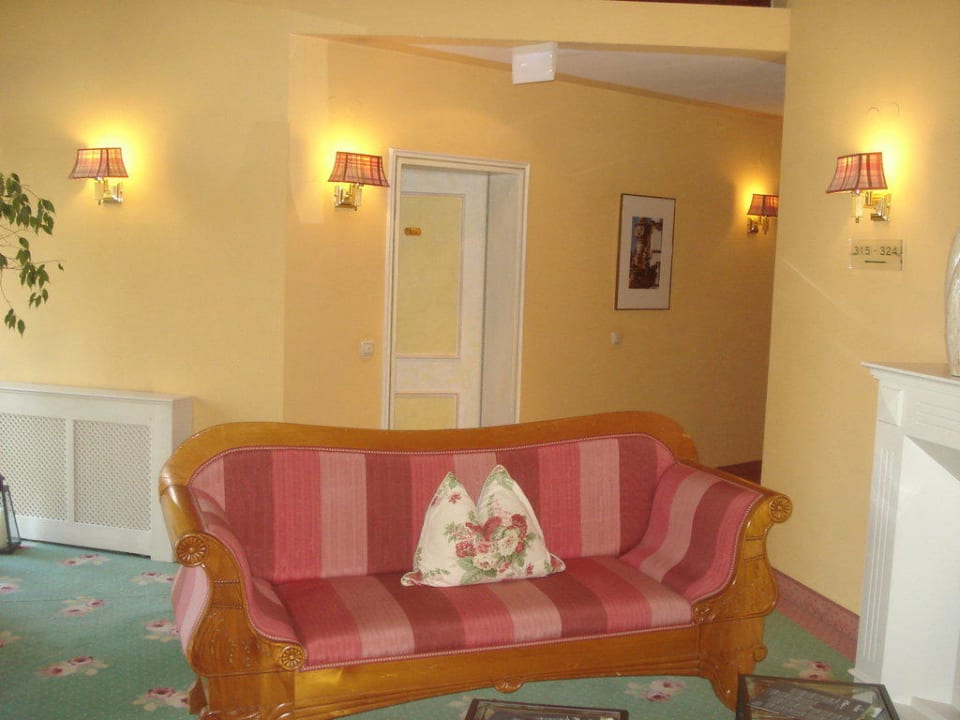 Flur des Hotels Nells Park Hotel