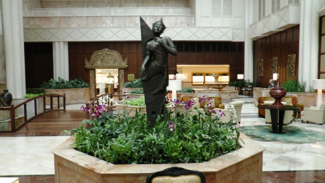 Stilvolle Elemente in der Lobby Shangri-La Hotel, Bangkok