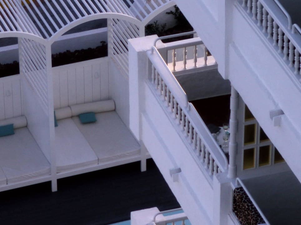 Verschmutze Auflagen Cabana Hotel Gold by Marina