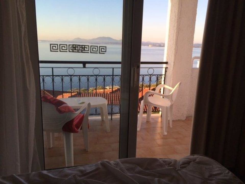 Aussicht aus dem Bett Hotel Pantokrator