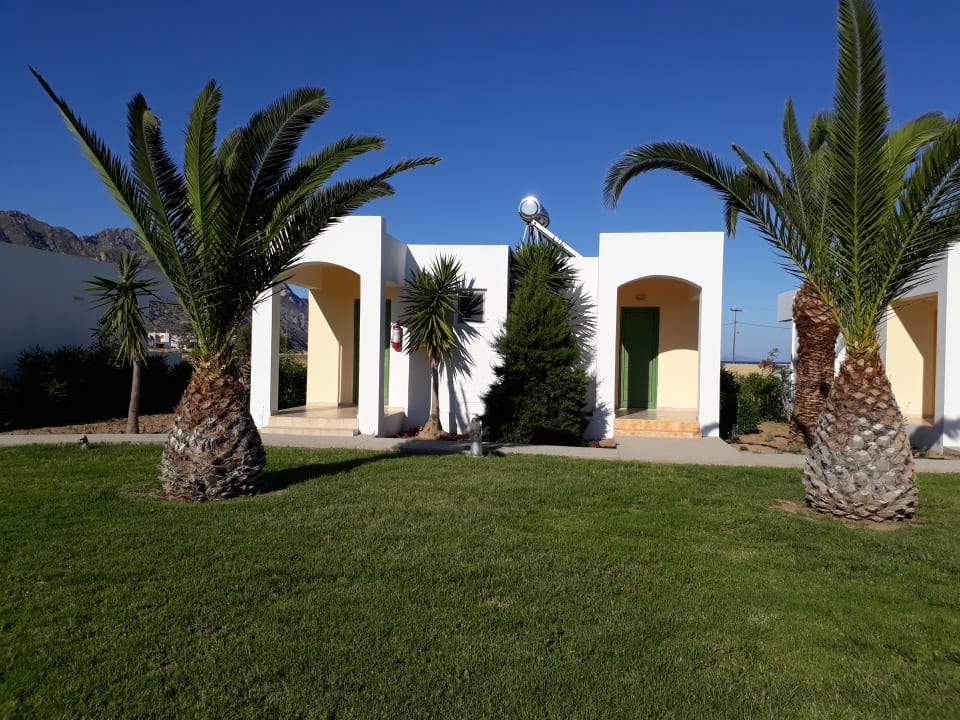Zimmer Sovereign Beach Hotel