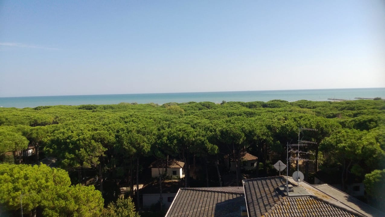 Ausblick vom Dach des Pools Hotel Eraclea Palace