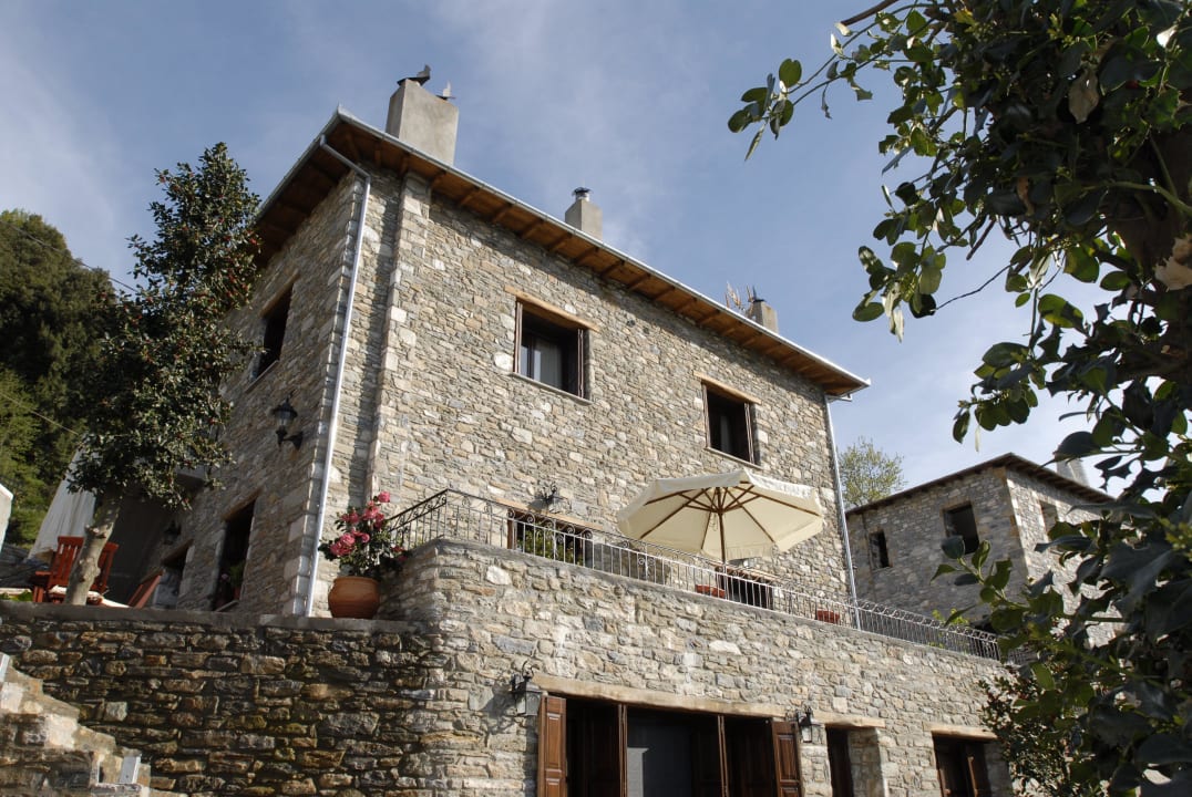 Building Miression Holiday House