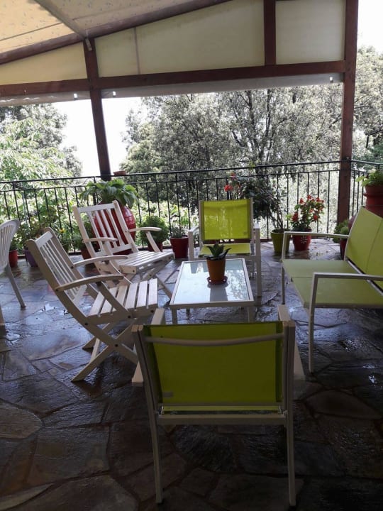 Garden area for guets Hostel Katerina