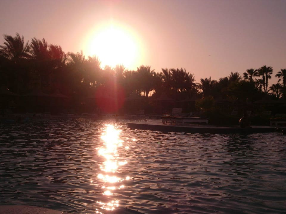 Sonnenuntergang am Pool Giftun Azur Resort