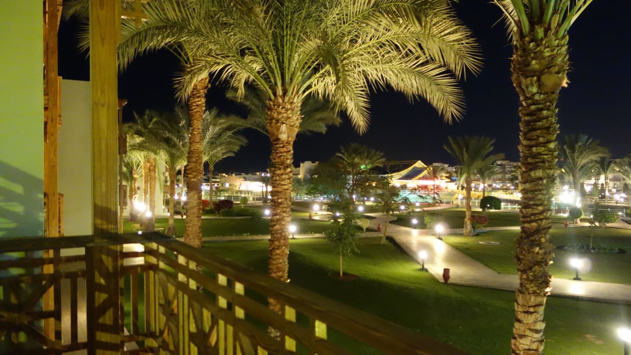 Uitzicht vanaf balkon kamer Pickalbatros Dana Beach Resort - Hurghada