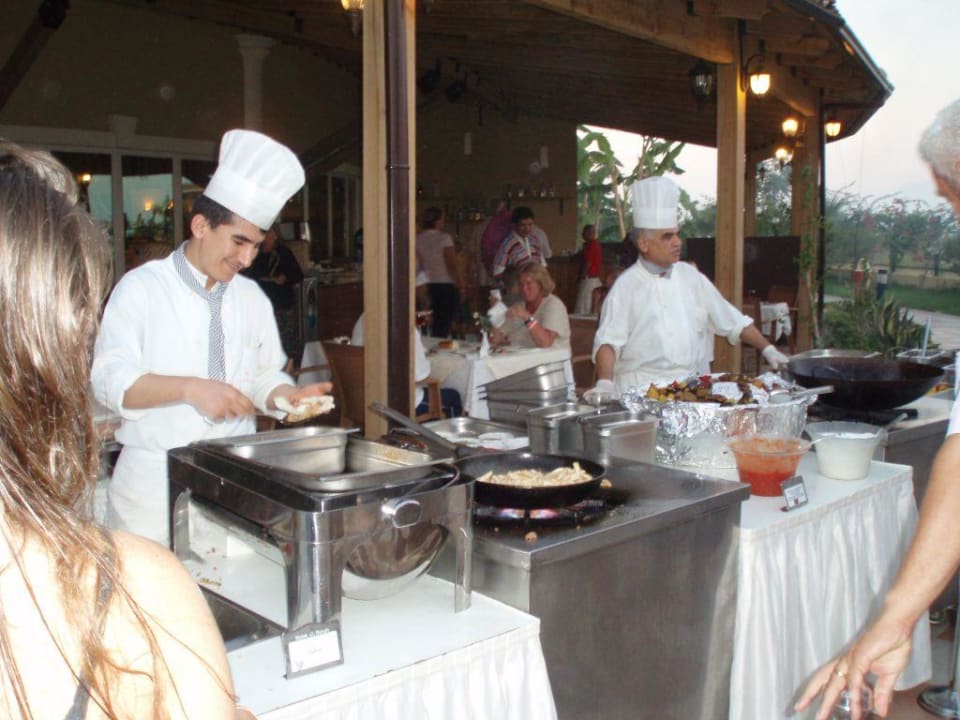 Gegrilltes Angebot draussen Belek Beach Resort Hotel