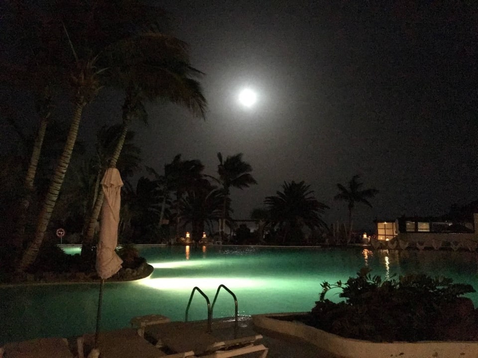 Pool bei Nacht Club Jandia Princess