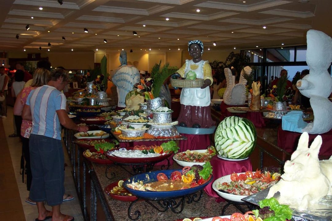Büffet - ein Teil davon Delphin Deluxe Resort