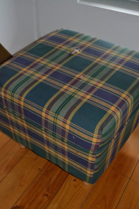 Kaputter Hocker Pension Zur alten Mühle