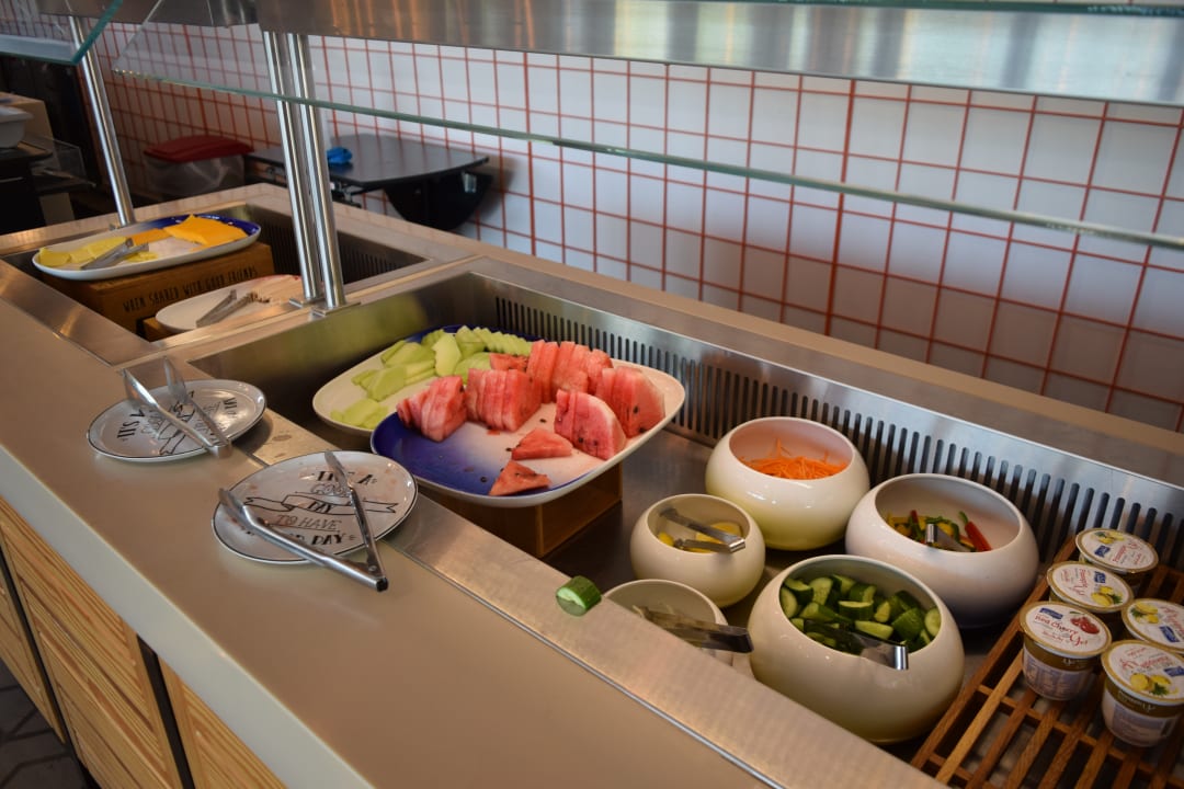 Gastro Hampton by Hilton Dubai Al Seef