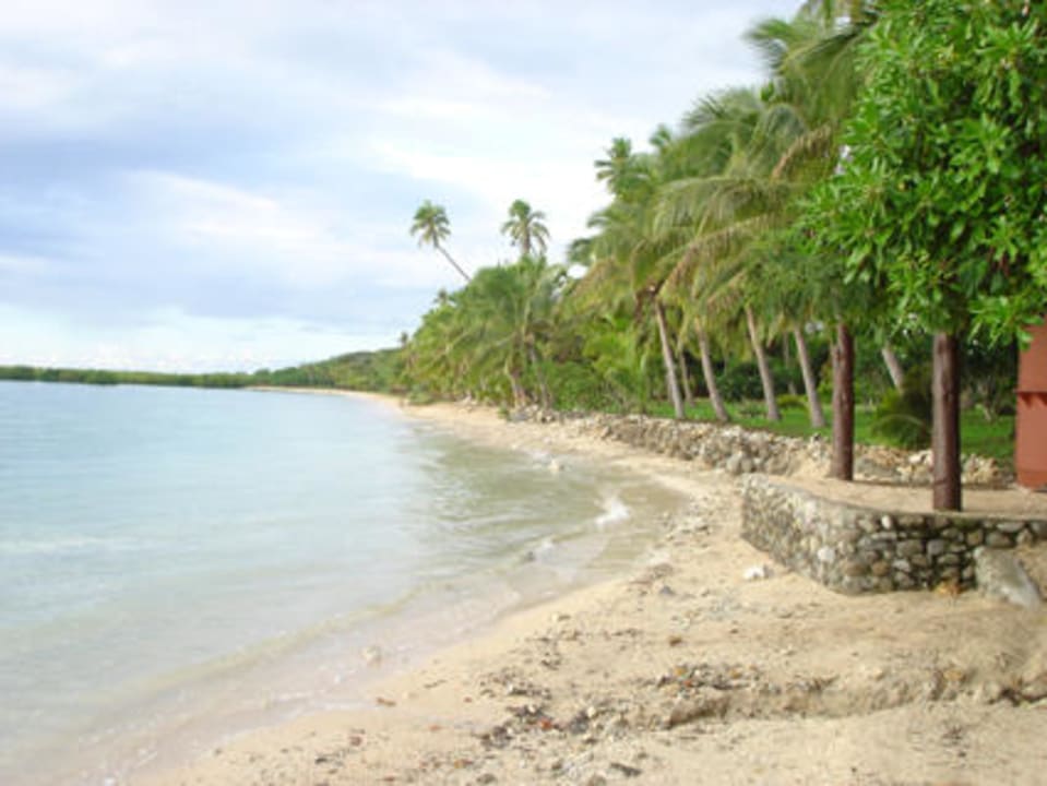 Hotel-Strand bei Flut First Landing Beach Resort & Villas