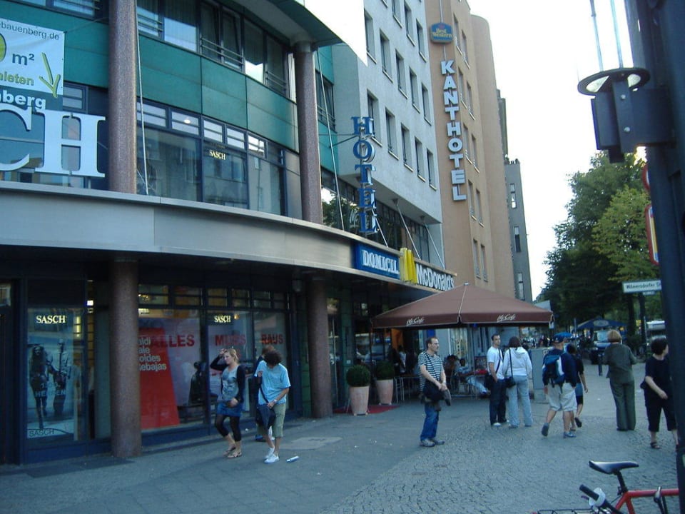 Vor dem Hotel Hotel Domicil Berlin by Golden Tulip