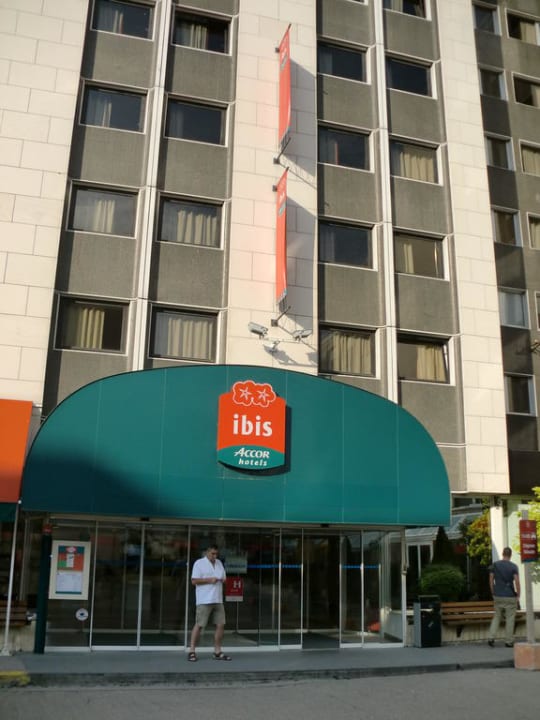 EIngang ibis Paris 17 Clichy Batignolles