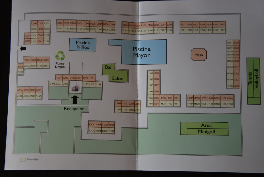 Hauptgelände mit Eingang zur Rezeption +Restaurant Hotel Floresta