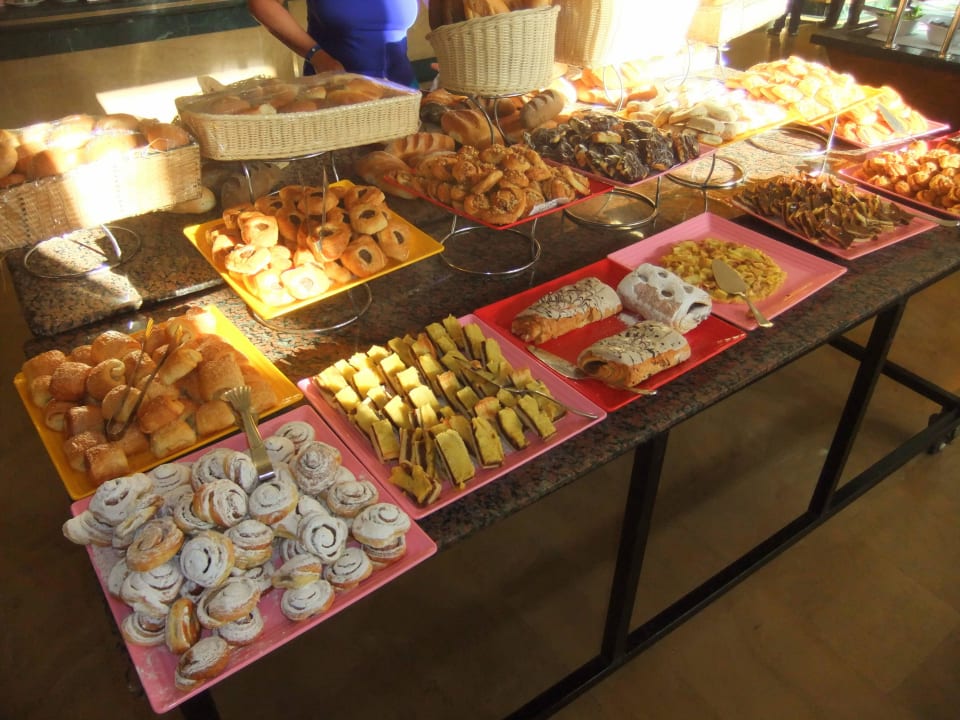 Süßes zum Frühstück  Titanic Beach Spa & Aqua Park