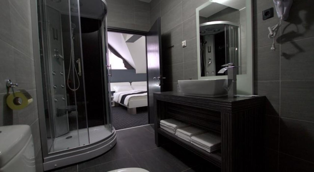 Bathroom Cool Rooms Zagreb Airport
