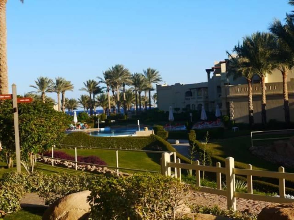 Большая зеленая территория Rixos Sharm El Sheikh Adults Only 18 +