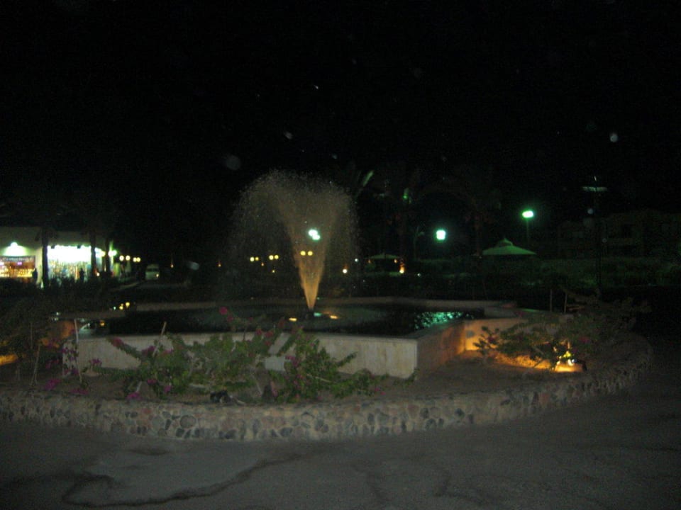 Brunnen vor dem Hotel Stella Beach Resort & Spa Makadi Bay
