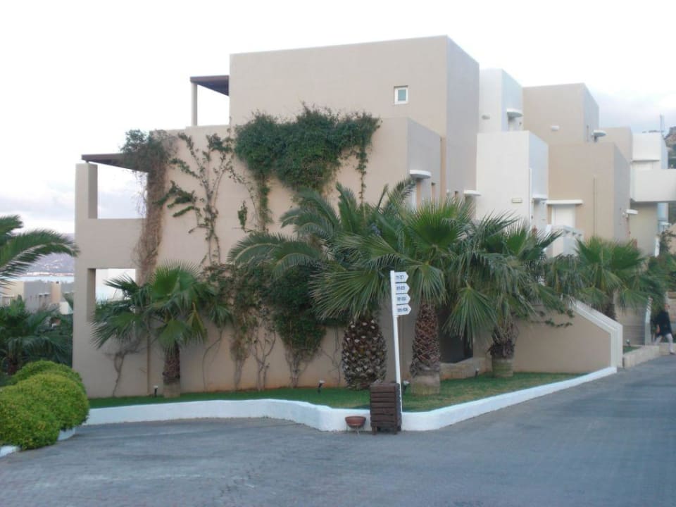 Hotelanlage mittendrin Grand Hotel Holiday Resort