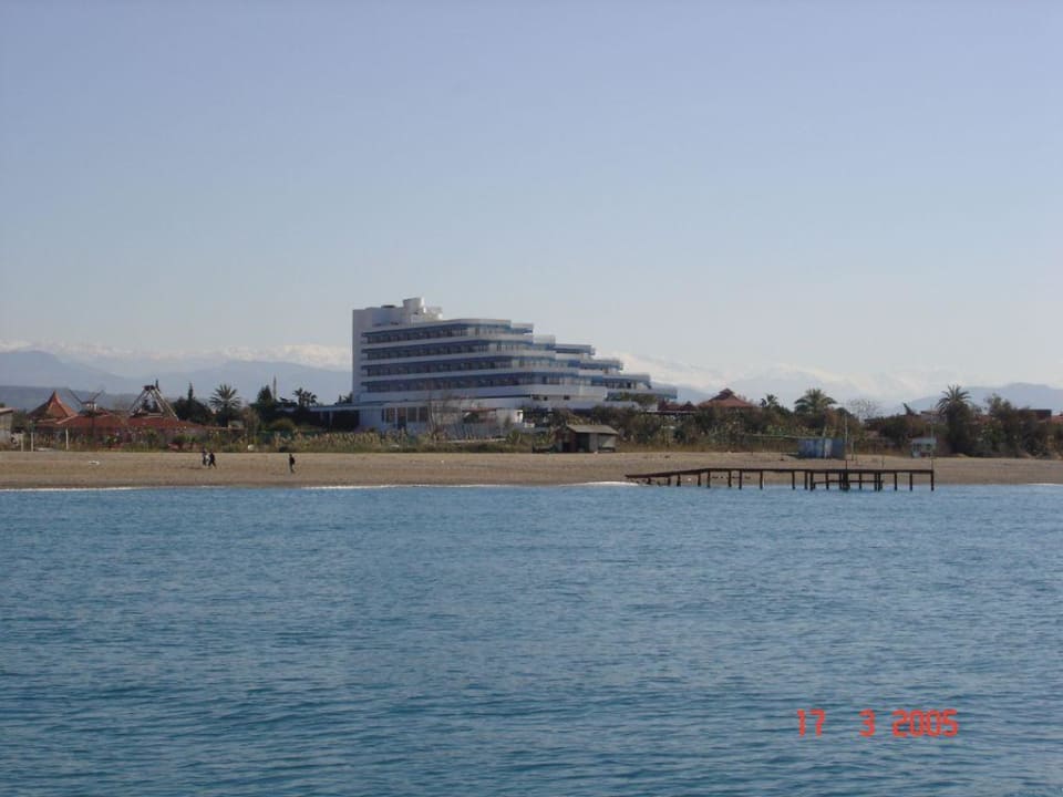 Hotel vom Meer aus gesehen Sunrise Resort Hotel
