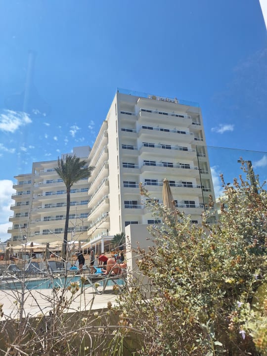 Außenansicht Sabina Hotel & Suites