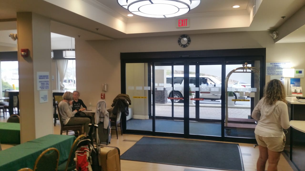 Lobby Hotel Holiday Inn Express at the Meadowlands