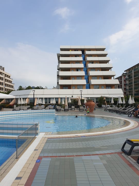 Pool Aparthotel Holiday