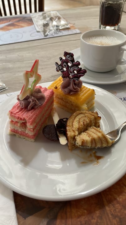 Gastro Serenity Alpha Beach