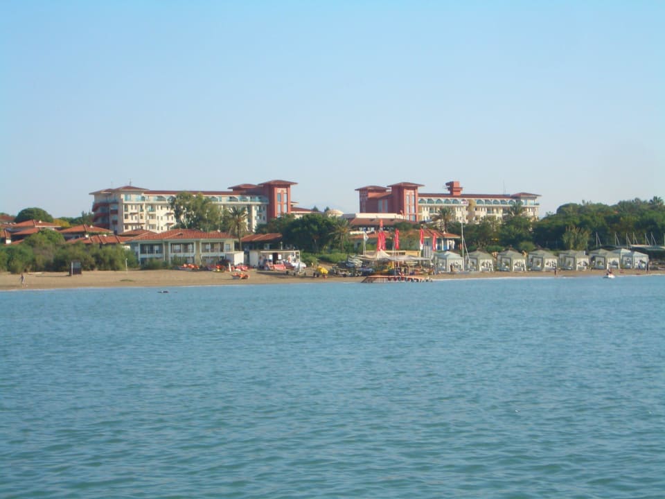 Blick auf das Hotel vom Boot aus Belconti Resort Hotel