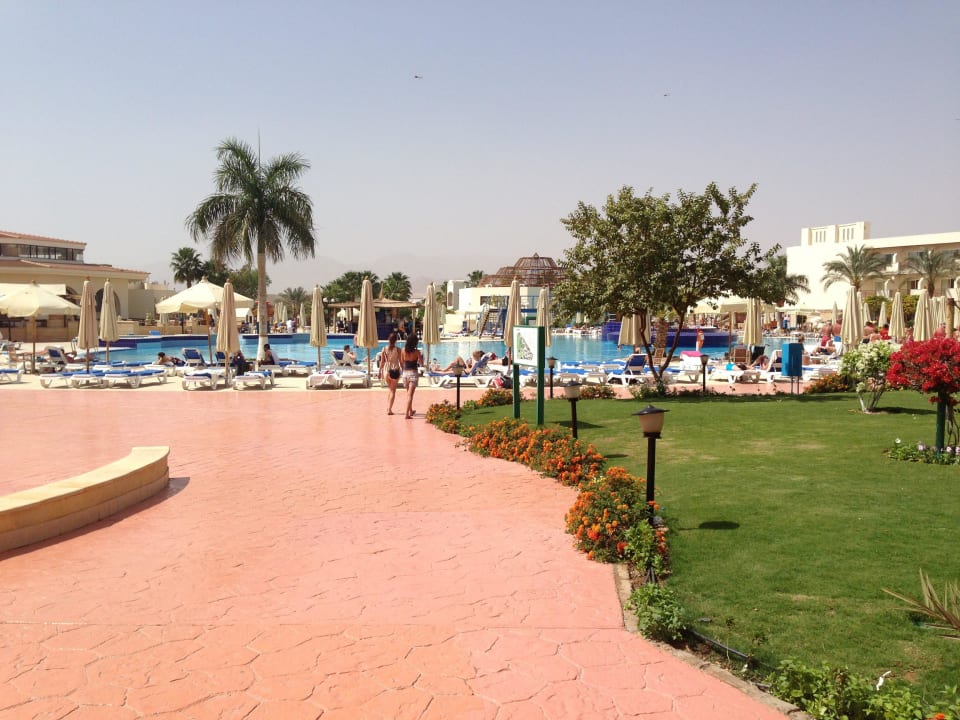 Blick auf Pool Xperience Kiroseiz Parkland Resort