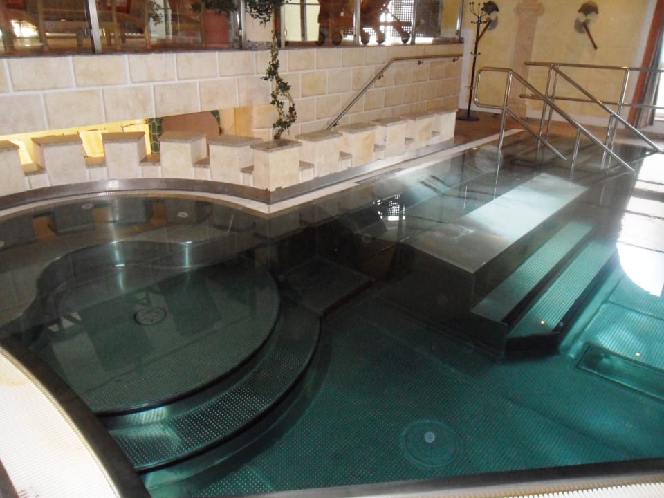 Whirlpool und Sprudelliegen Dilly - Das Nationalpark Resort