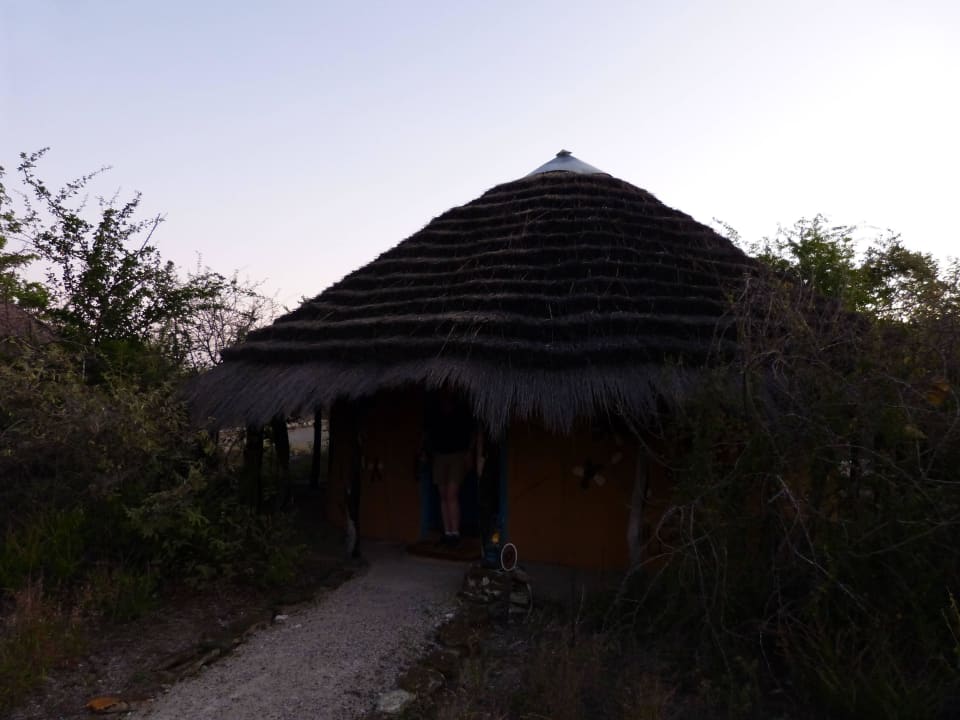 Außenansicht Hütte Planet Baobab Botswana