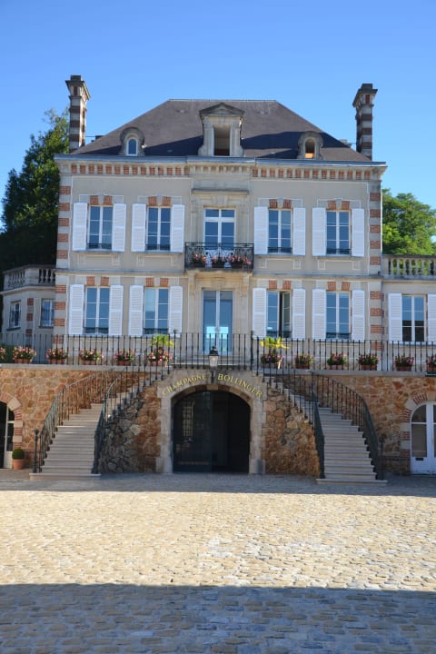 Champagnerhäuser überall Hotel Ibis Epernay Centre Ville