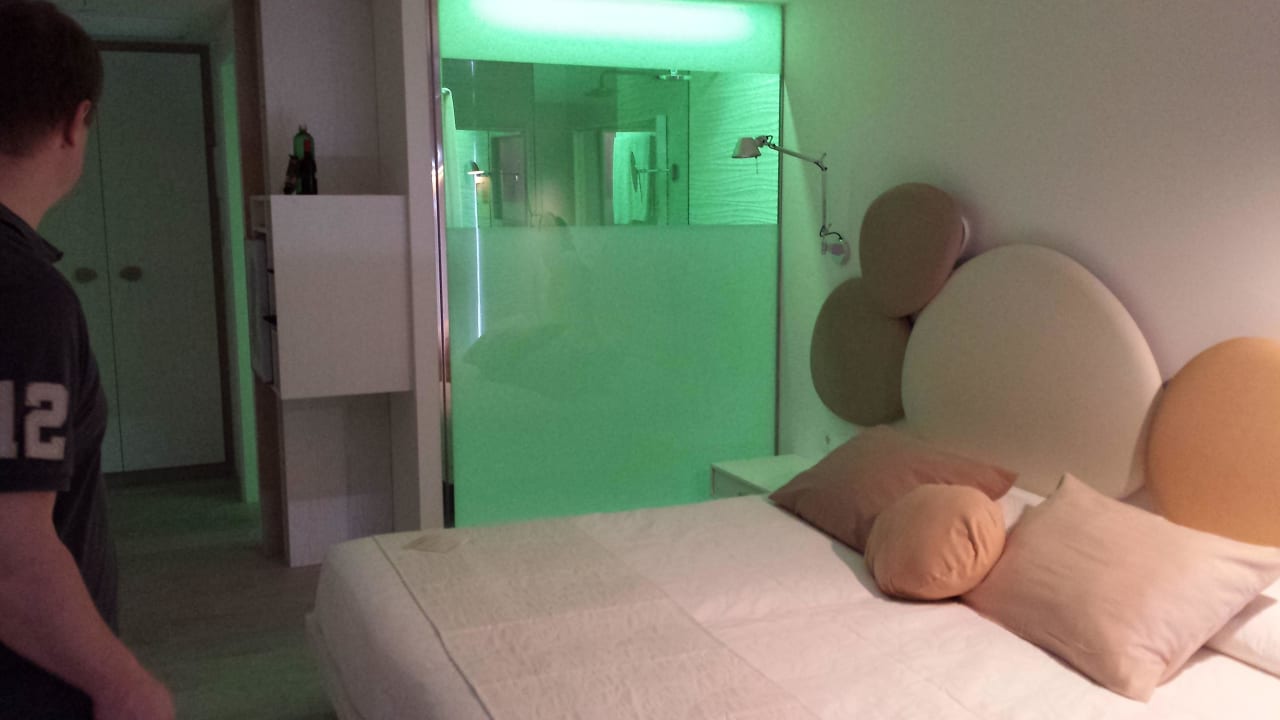 Farbspiel der Dusche  Son Moll Sentits Hotel & Spa