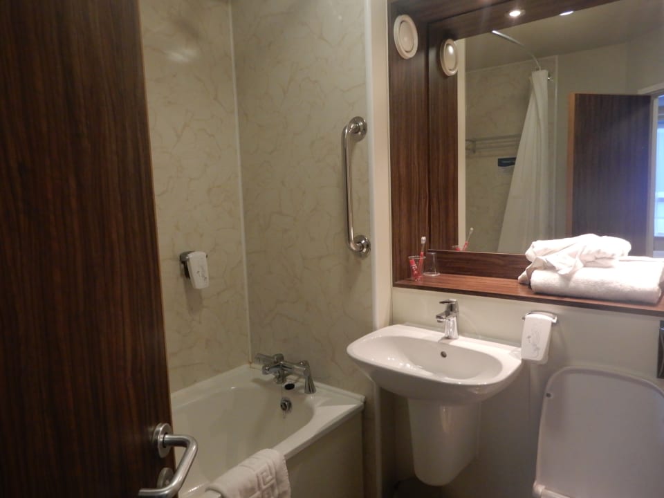 Zimmer The Starling Cloud by Marston's Inns