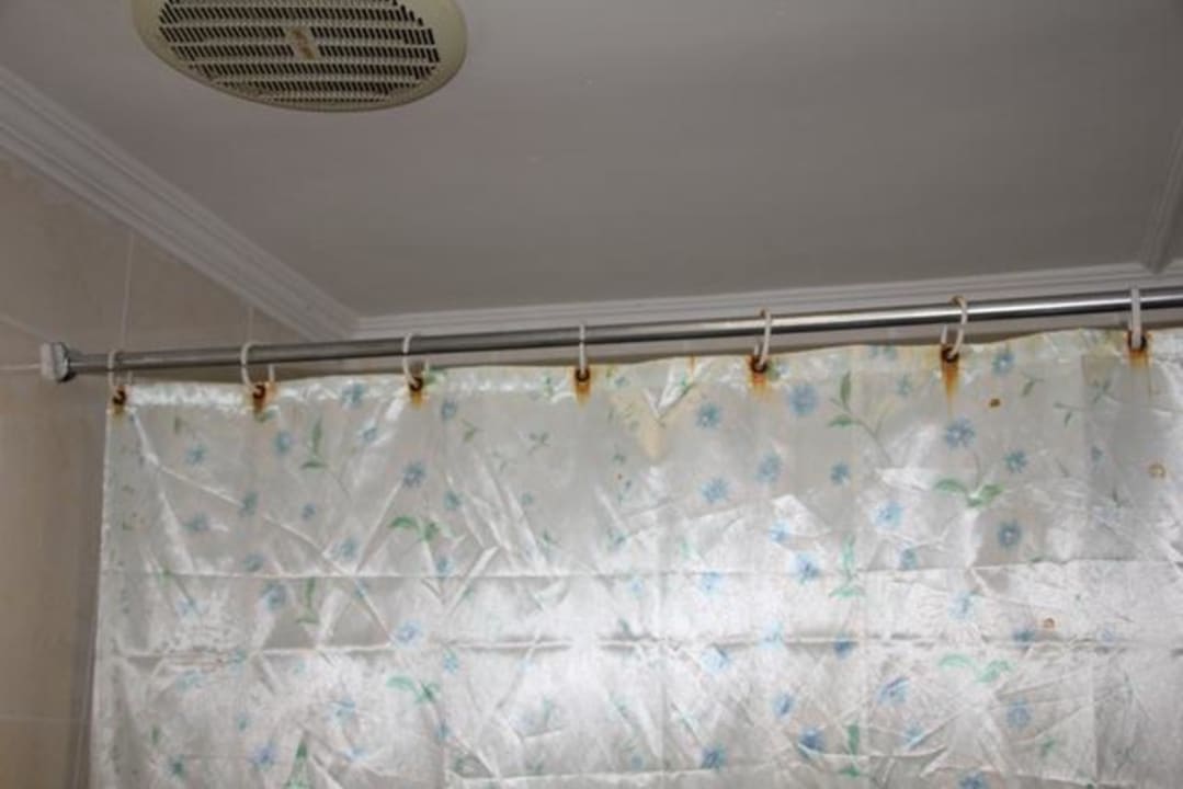 Rostiger Duschvorhang Hotel Perhentian Island Resort