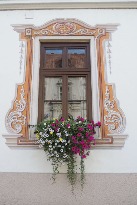 Fensterdetail Hotel Post Hönigwirt