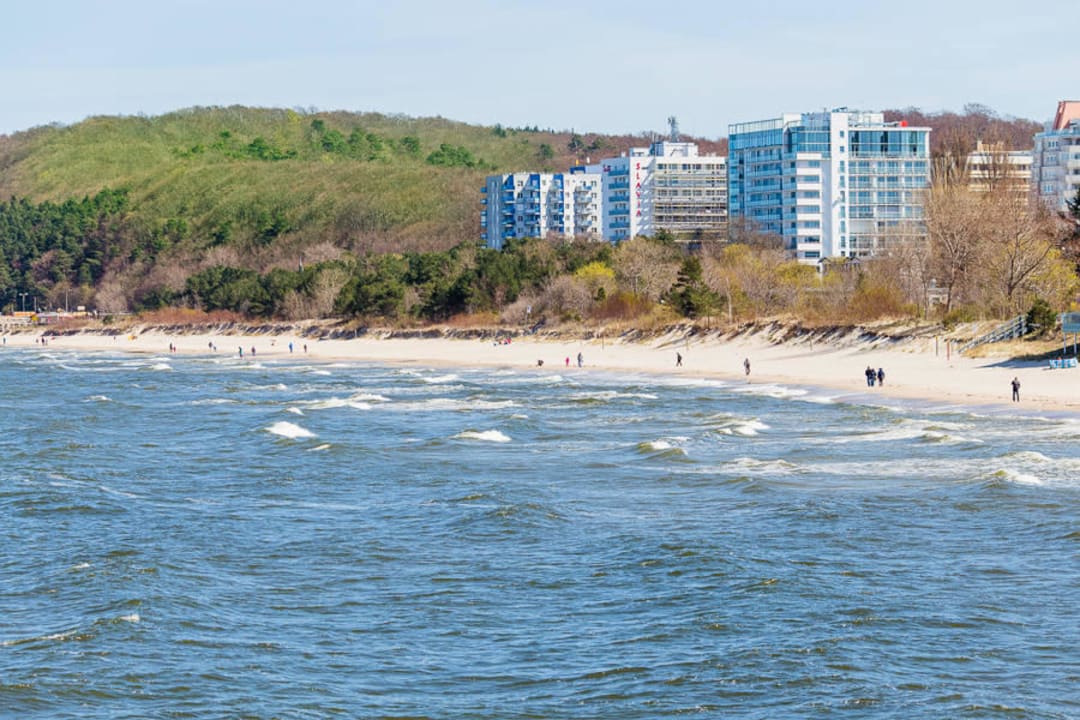 Widok budynku od strony morza Apartamenty Promenada Gwiazd