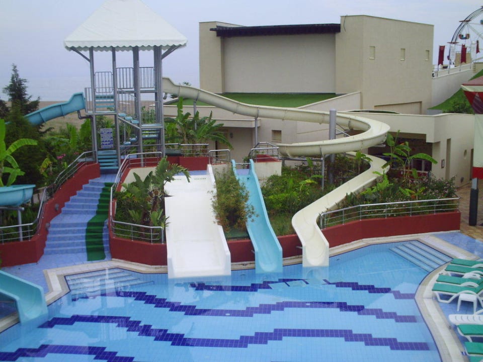 Kinderpool mit Rutschen Hotel Delphin Diva
