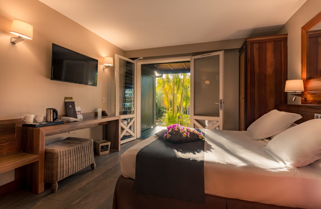 Zimmer Iloha Seaview Hotel