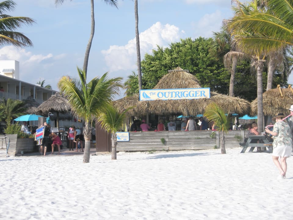 Strand Hotel Outrigger Beach Resort